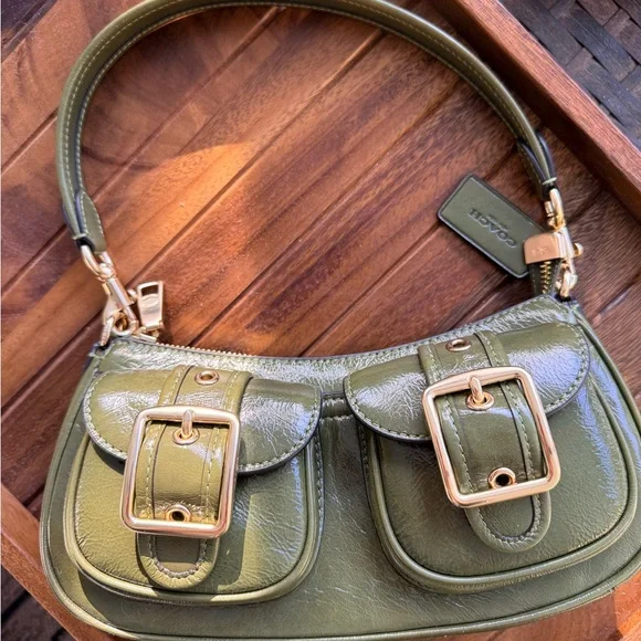 Coach Green Ashton Leather Shoulder Bag with Gold Accents - Picture 6 of 6
